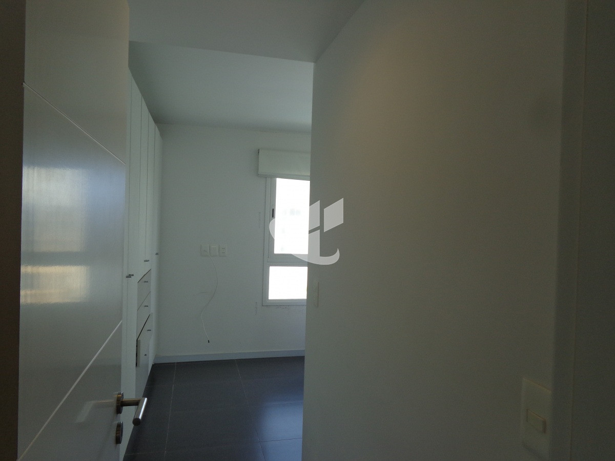 Apartamento ID.2335 - PUNTA DEL ESTE PENINSULA EDIFICIO MODERNO CON AMENITIES 2 DORMITORIOS 2 BAÑOS GARAGE