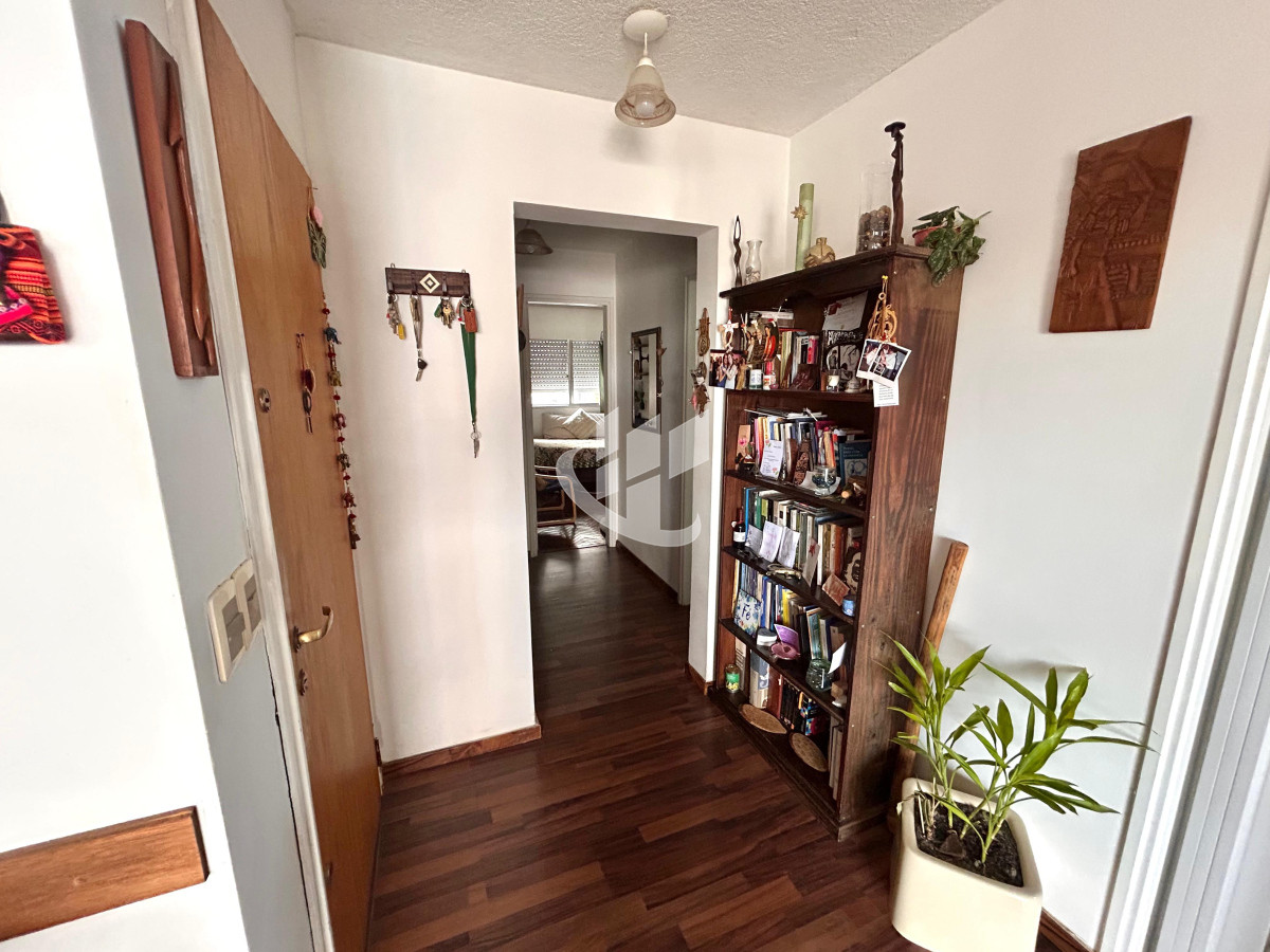 Apartamento ID.2010 - Venta Apartamento 2 Dormitorios, Tres Cruces, Cordón