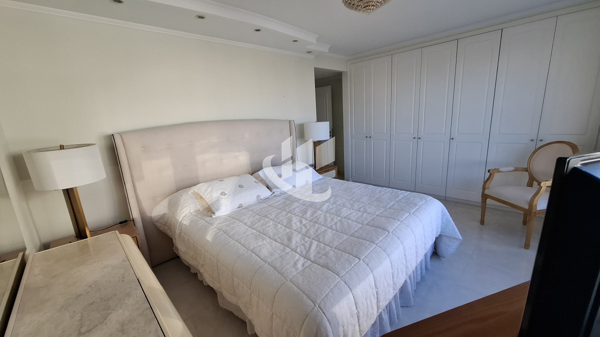 Apartamento ID.2036 - Alquiler Anual, 4 dormitorios, 5 baños, primera linea, Mansa, Punta del Este