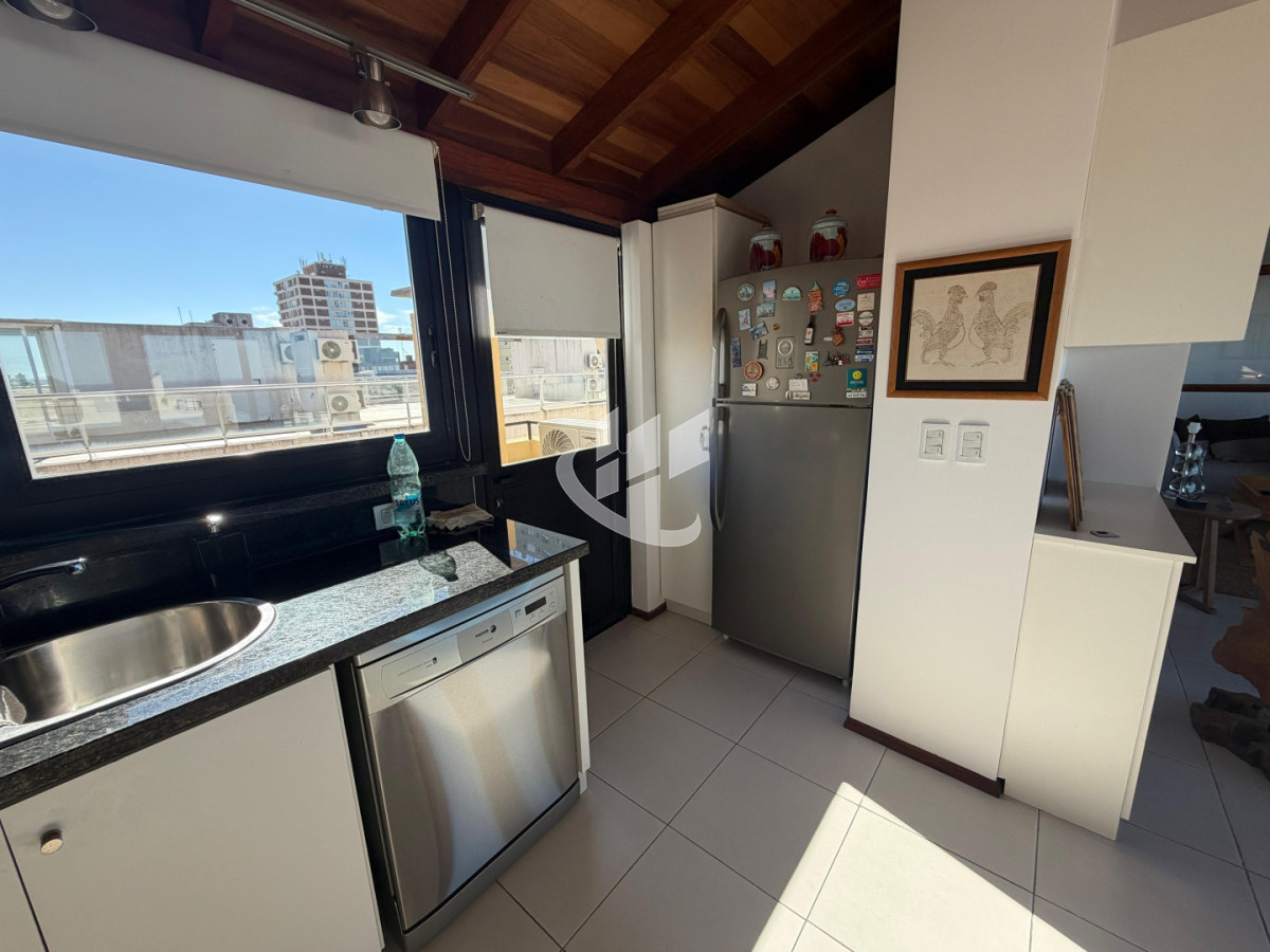 Apartamento ID.1336 - PUNTA DEL ESTE PENINSULA PENT HOUSE 2 DORMITORIOS 3 BAÑOS TERRAZA CON VISTA!!! GARAGE
