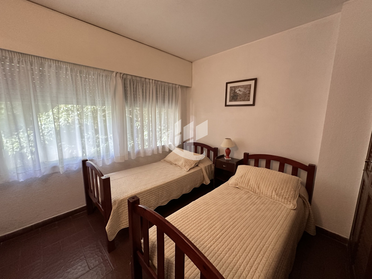 Apartamento ID.1899 - Venta apartamento de 2 dormitorios en PUNTA DEL ESTE, zona AIDY GRILL