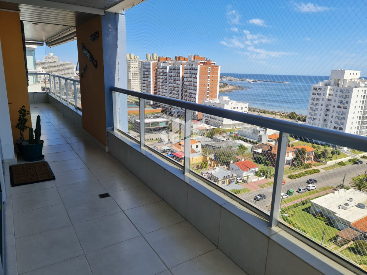 Apartamento ID.2013 - PUNTA DEL ESTE MANSA APTO 3 SUITES BALCON CON PARRILLERO EXCELENTE VISTA Y AMENITIES!
