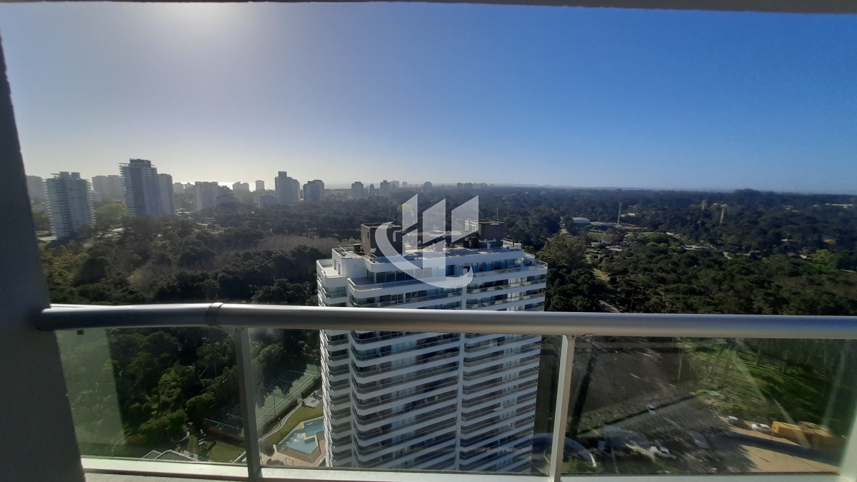 Apartamento ID.896 - Alquiler temporario, 2 dormitorios mas dependencia, piso alto, vista, Brava, Punta del Este.