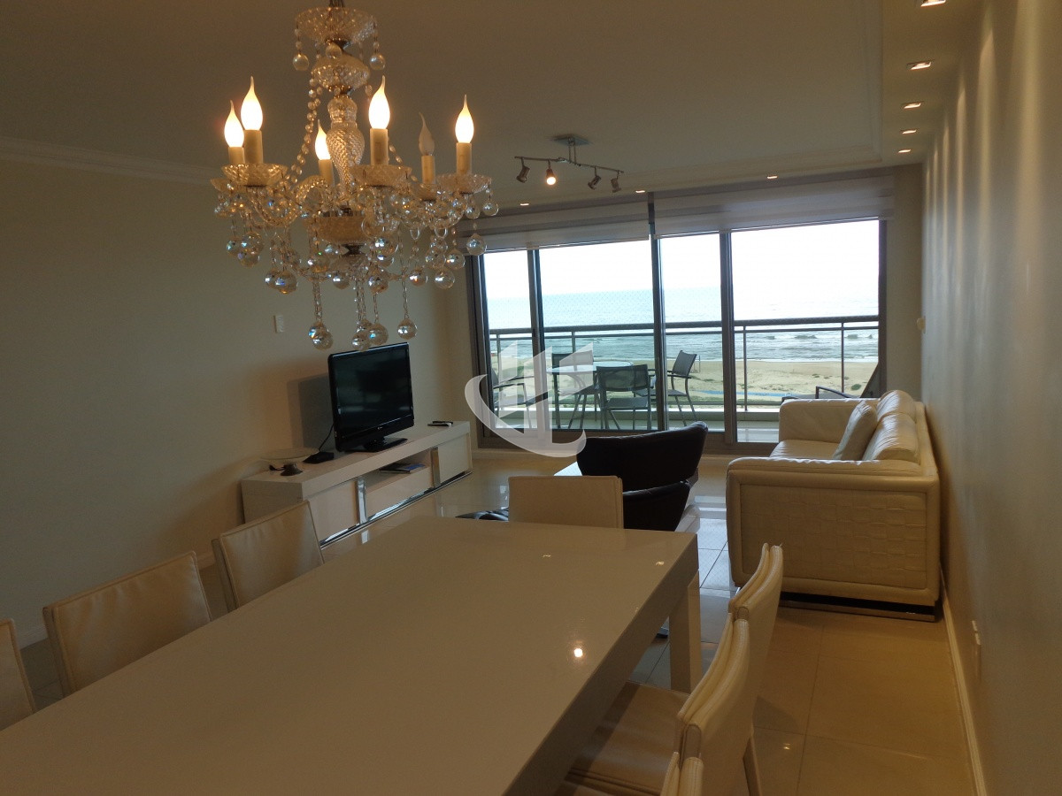 Apartamento ID.1400 - PUNTA DEL ESTE IMPERIALE FRENTE AL MAR! 3 DORMITORIOS 