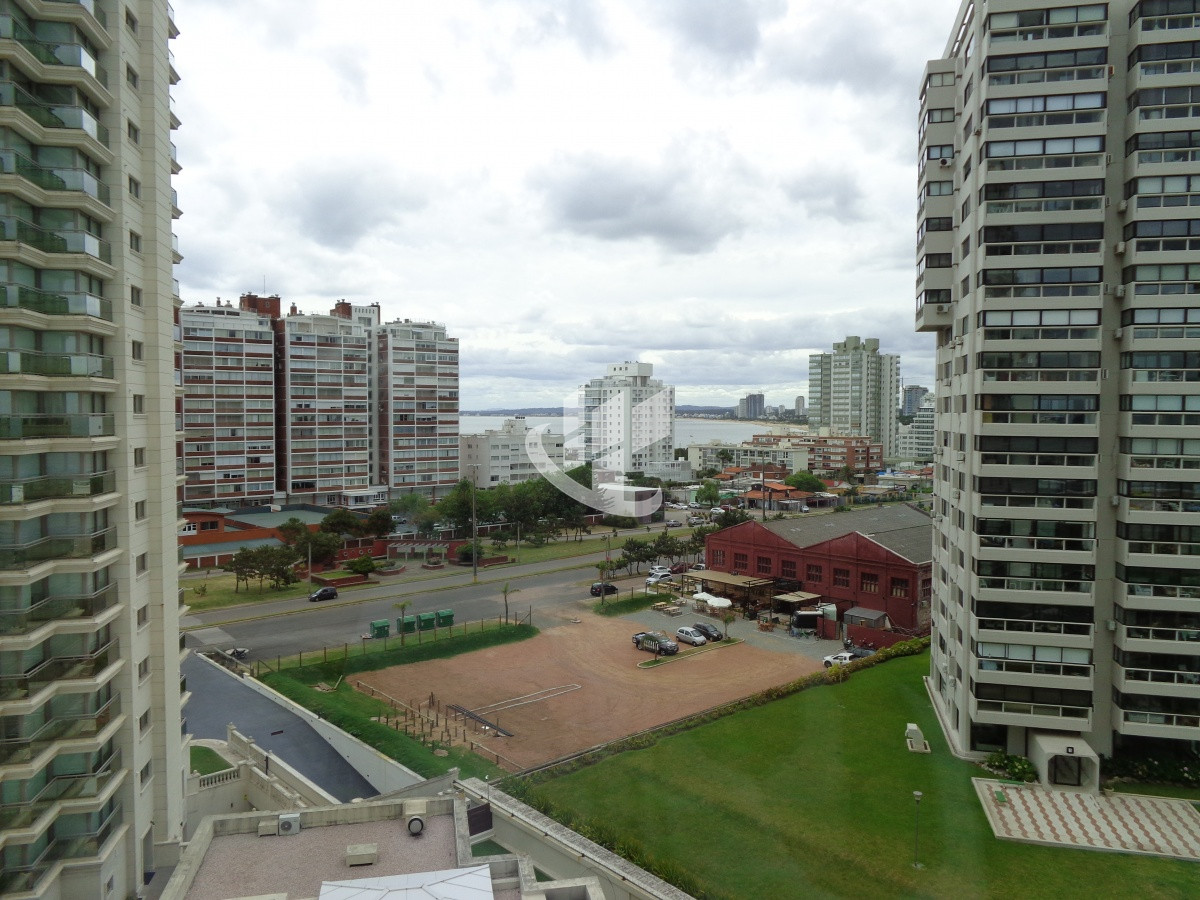 Apartamento ID.1400 - PUNTA DEL ESTE IMPERIALE FRENTE AL MAR! 3 DORMITORIOS 