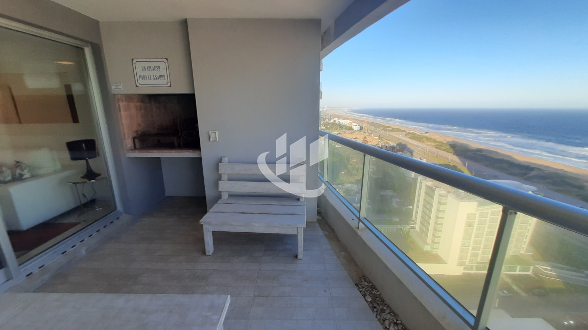 Apartamento ID.895 - Alquiler de verano, 3 dormitorios mas dependencia, vista al mar, Brava, Punta del Este