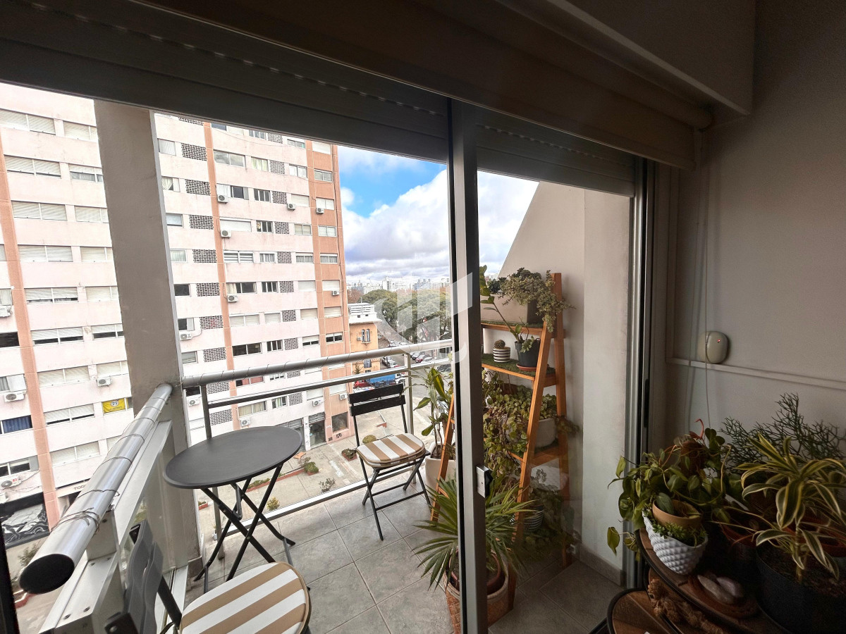Apartamento ID.2010 - Venta Apartamento 2 Dormitorios, Tres Cruces, Cordón