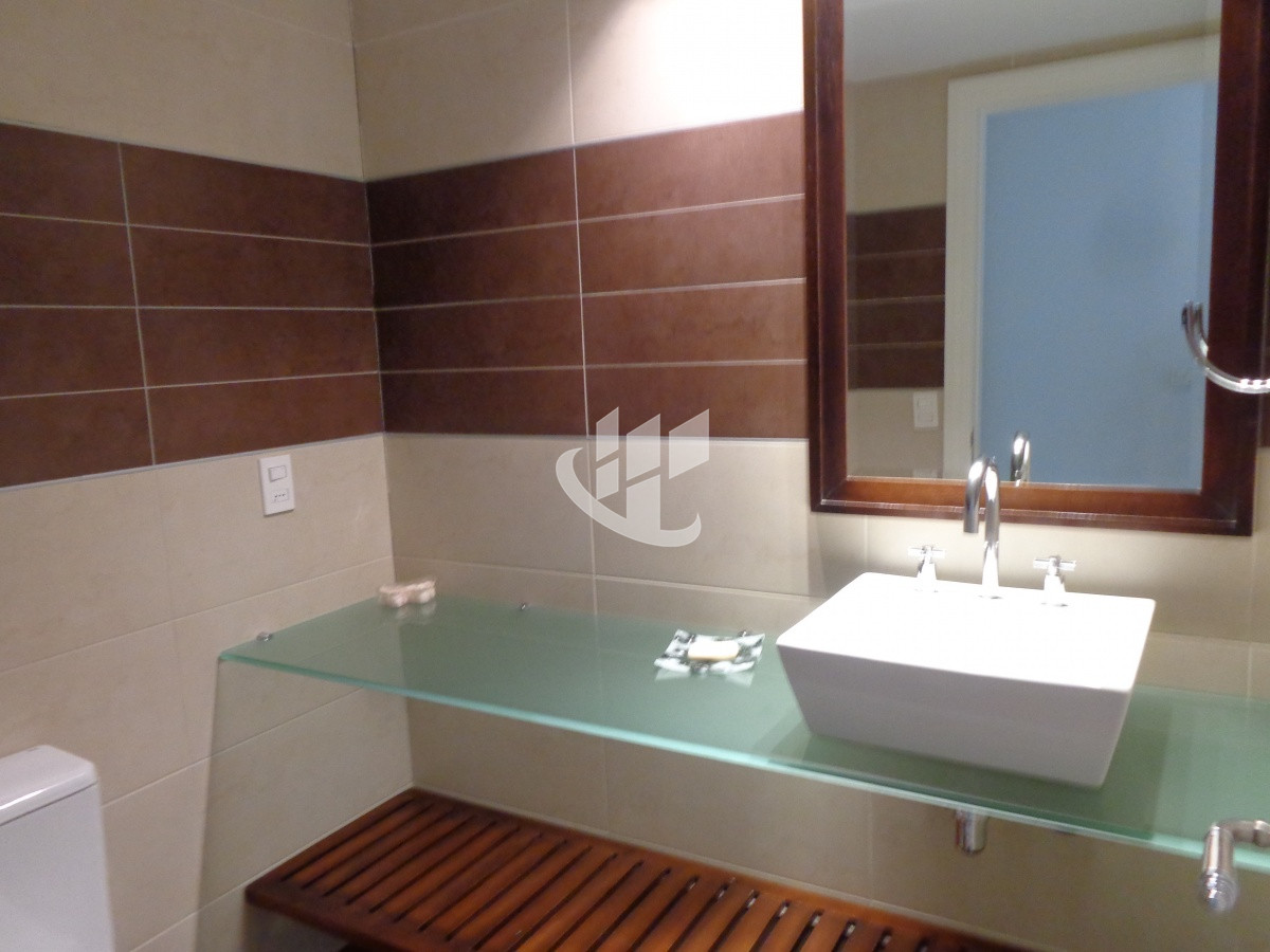 Apartamento ID.1400 - PUNTA DEL ESTE IMPERIALE FRENTE AL MAR! 3 DORMITORIOS 