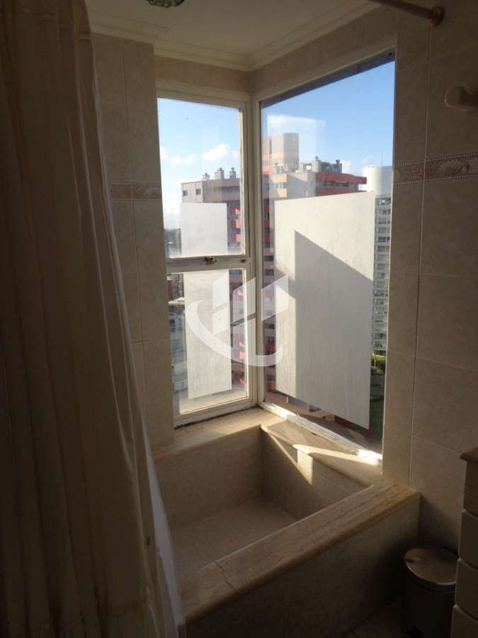 Apartamento ID.1404 - PUNTA DEL ESTE APARTAMENTO 2 DORMITORIOS EDIFICIO CON SERVICIOS