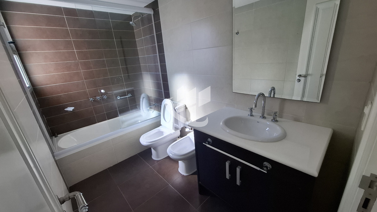 Apartamento ID.2039 - Venta apartamento 3 suites y dependencia completa, primera línea Brava, Punta del Este
