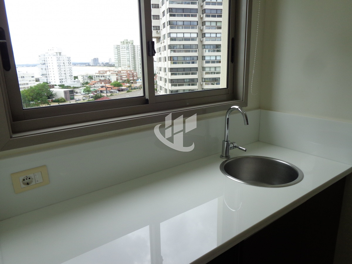 Apartamento ID.1400 - PUNTA DEL ESTE IMPERIALE FRENTE AL MAR! 3 DORMITORIOS 