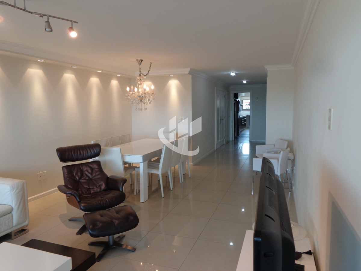 Apartamento ID.1400 - PUNTA DEL ESTE IMPERIALE FRENTE AL MAR! 3 DORMITORIOS 