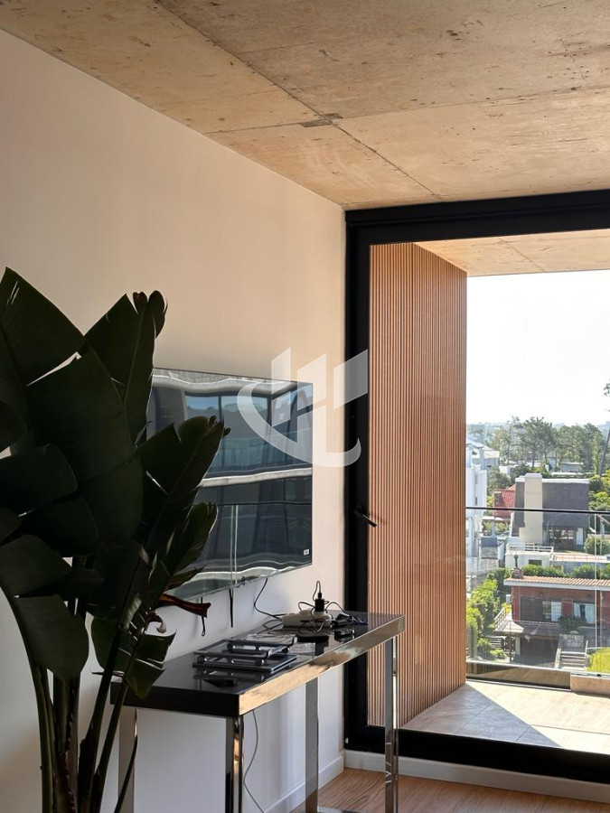 Apartamento ID.2238 - Venta apartamento, 1 dormitorio, 1era linea de mar, Playa Mansa, Punta del Este