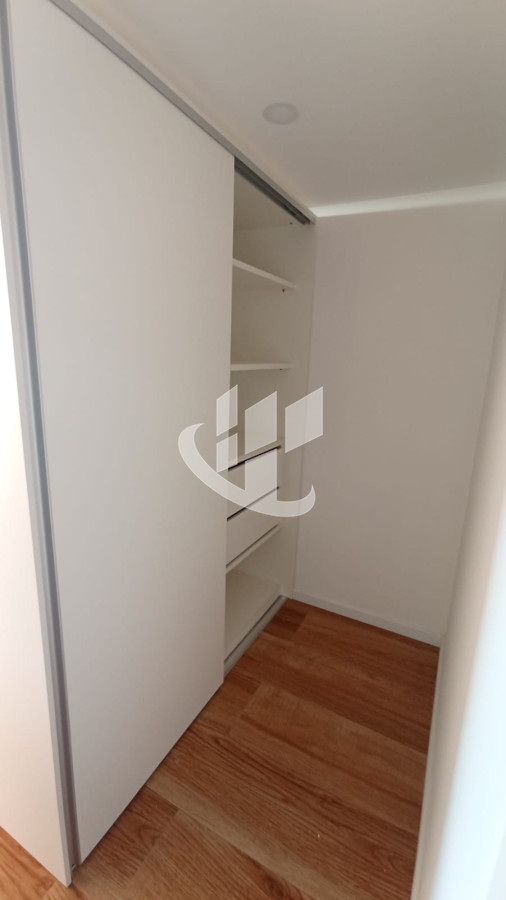 Apartamento ID.2238 - Venta apartamento, 1 dormitorio, 1era linea de mar, Playa Mansa, Punta del Este