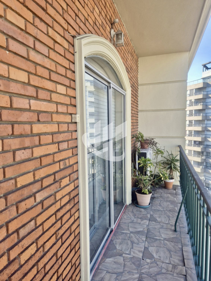 Apartamento ID.2248 - Apartamento en venta de 3 dormitorios, 2 baños y garaje en Tres Cruces
