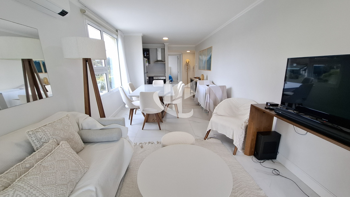 Apartamento ID.2031 - Alquiler Temporal, 2 dormitorios, parrillero propio, 1era linea, Mansa, Punta del Este