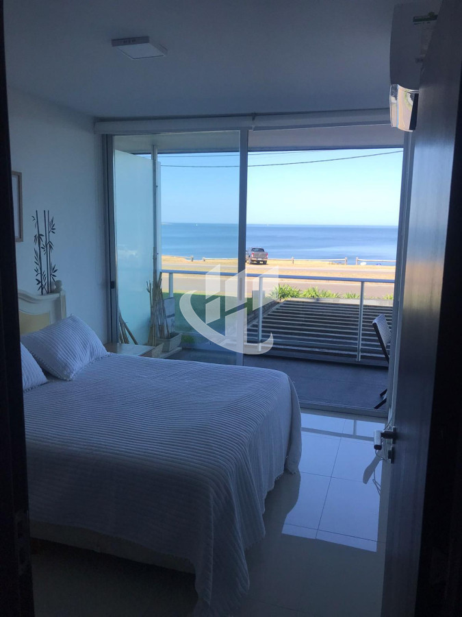 Apartamento ID.1980 - Alquiler anual, 1 dormitorio, primera linea Mansa, Punta del Este