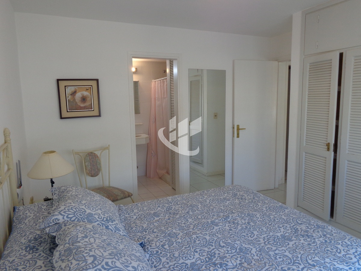 Apartamento ID.1357 - PUNTA DEL ESTE PENINSULA APARTAMENTO  2 DORMITORIOS 2 BAÑOS GARAGE VENTA 