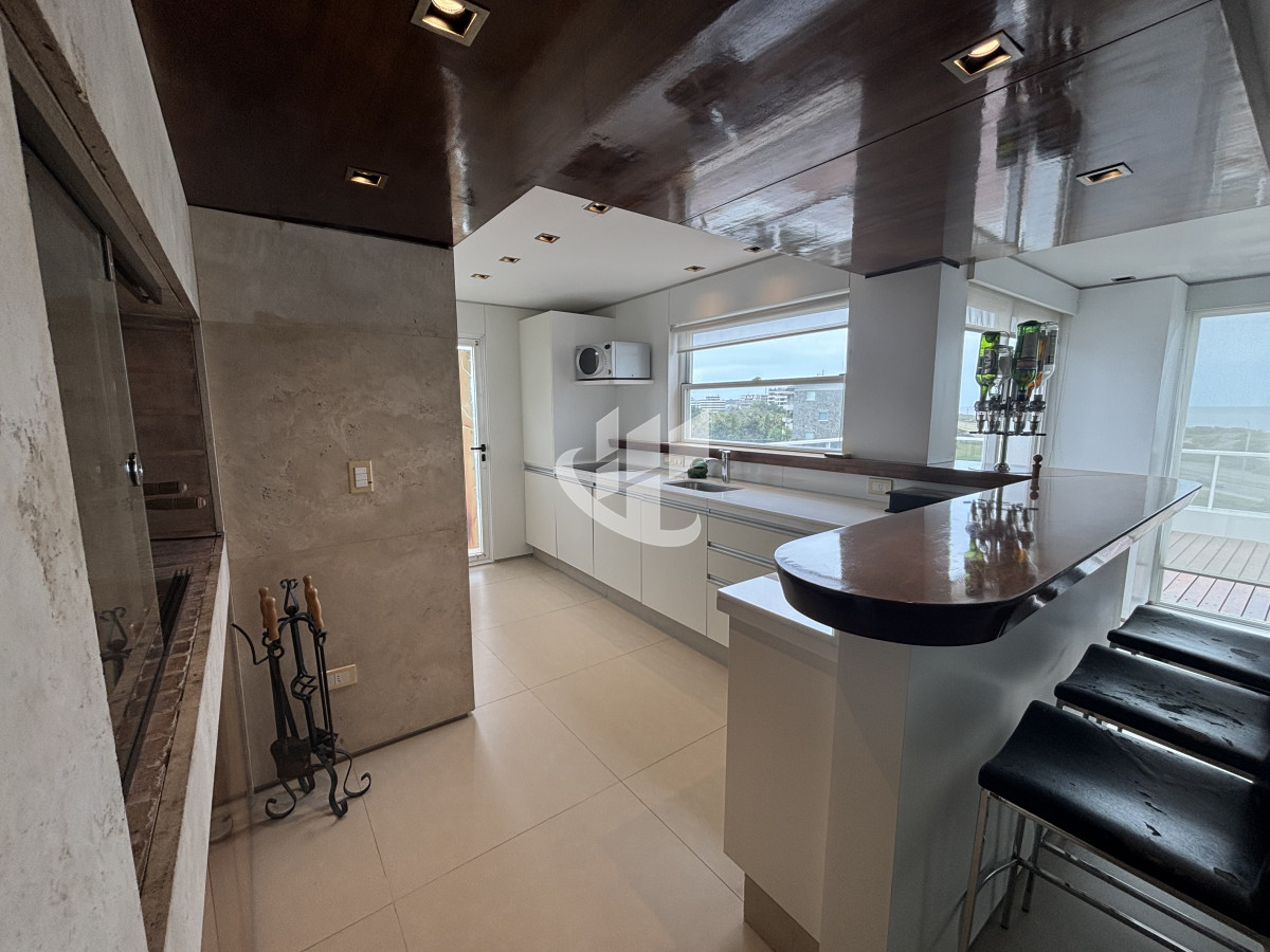 Apartamento ID.2280 - PUNTA DEL ESTE - PLAYA BRAVA - APARTAMENTO 4 DORMITORIOS - VENTA 
