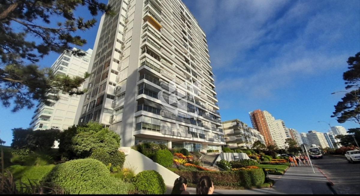Apartamento ID.2227 - PUNTA DEL ESTE MANSA APTO 2 DORM Y DEP CON ESPECTACULAR VISTA AL MAR !