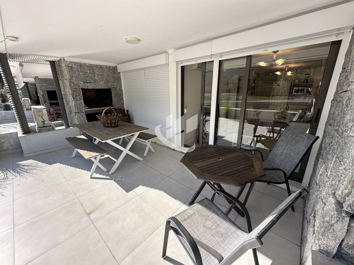 Apartamento ID.1964 - En venta y alquiler anual apartamento de 1 y medio dormitorios en Punta del Este 