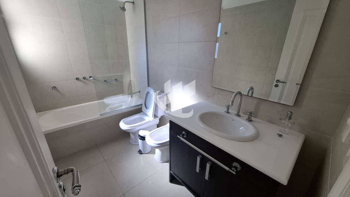 Apartamento ID.2040 - Venta departamento, primera linea 4 suites, Brava, Punta del Este
