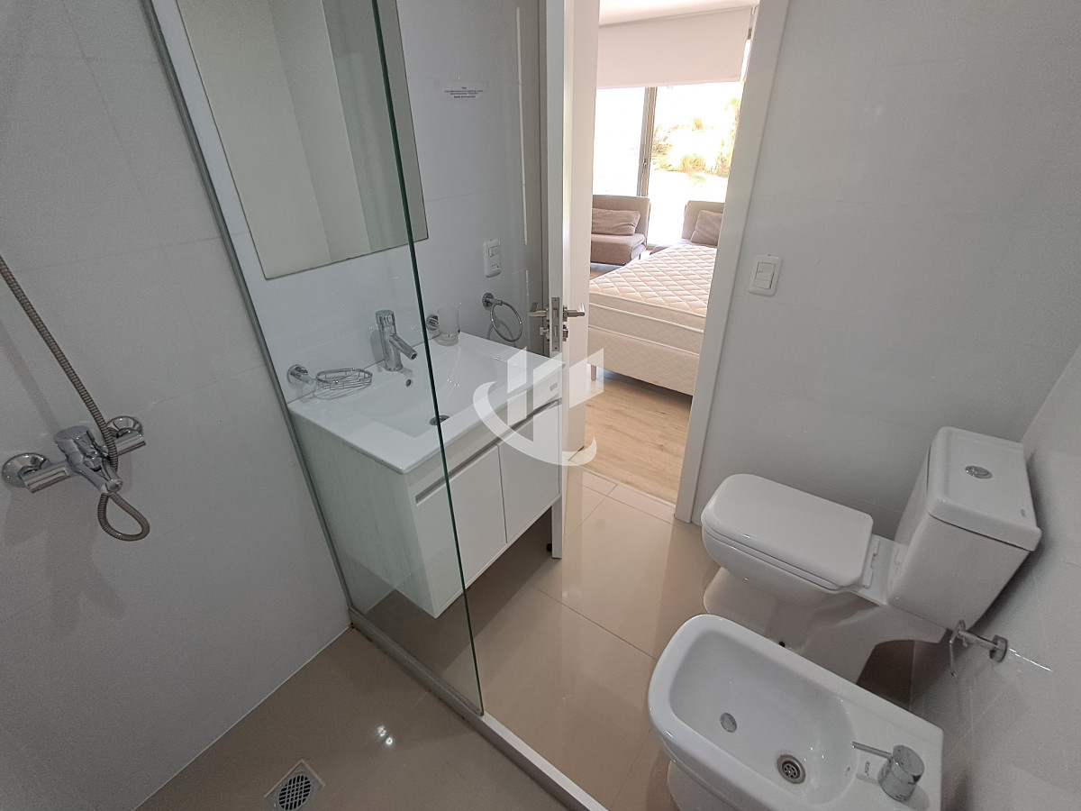 Apartamento ID.1837 - Venta, Monoambientes Premium, Las Grutas, Punta Ballena, a metros del mar.