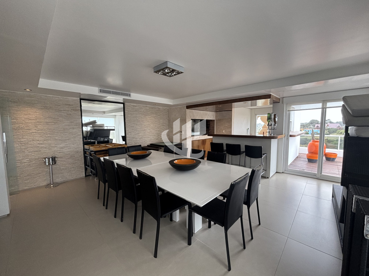 Apartamento ID.2280 - PUNTA DEL ESTE - PLAYA BRAVA - APARTAMENTO 4 DORMITORIOS - VENTA 