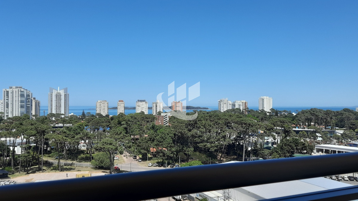 Apartamento ID.124 - Alquiler anual, monoambiente, piso alto, vista al mar, Punta del Este