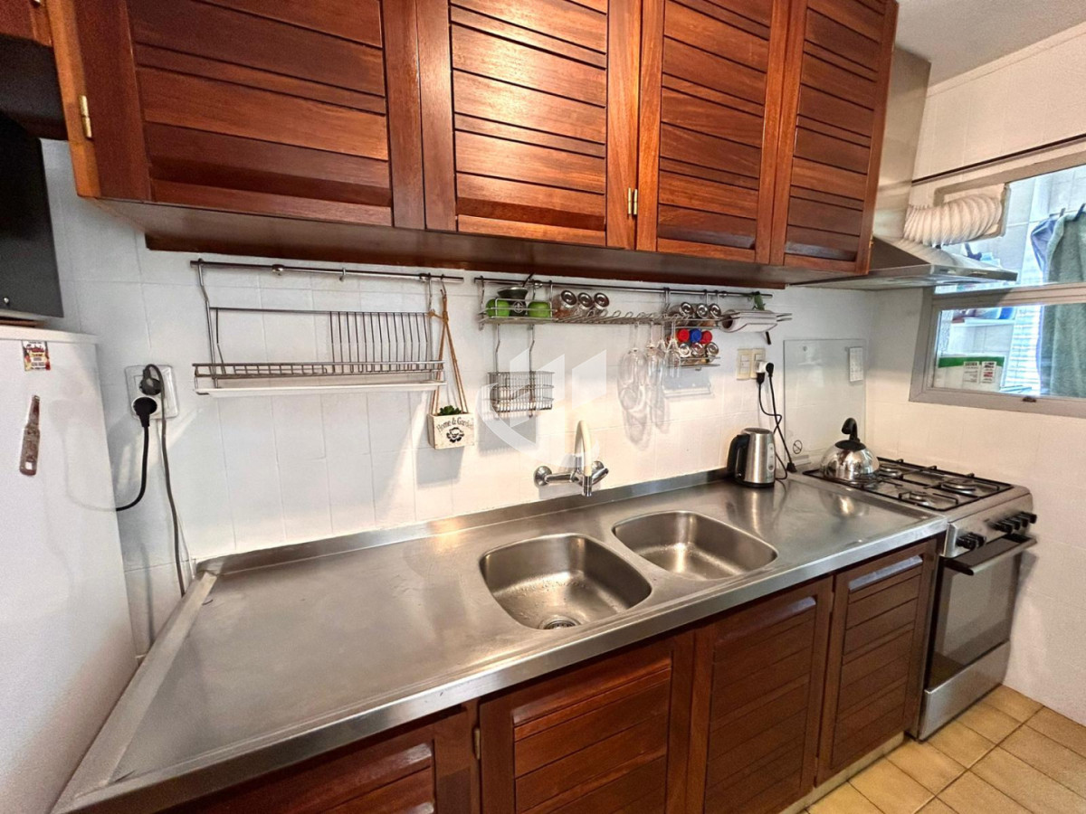 Apartamento ID.2408 - Alquiler Temporal 2 dormitorios Primera Linea Playa Mansa, Punta Del Este