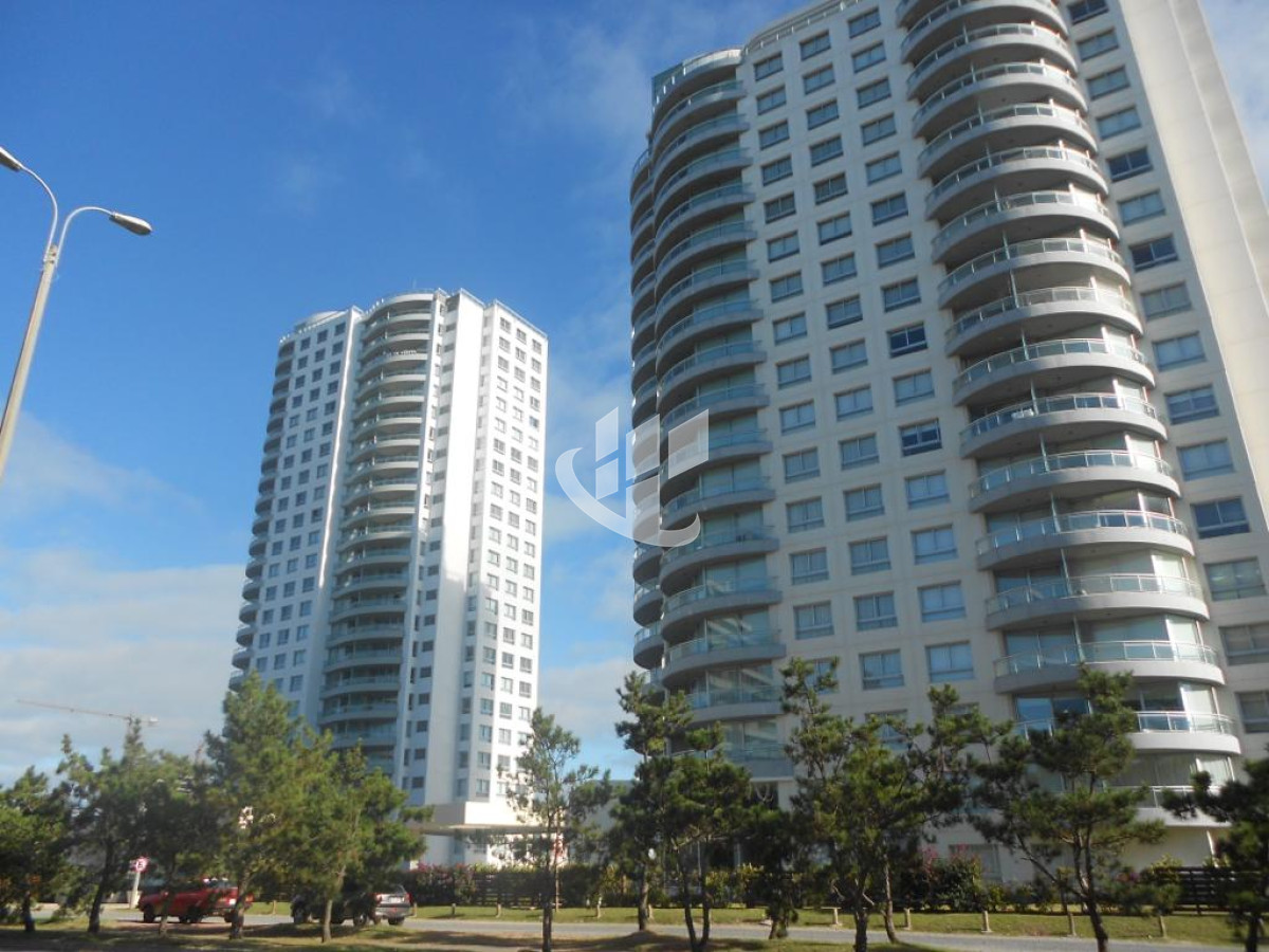 Apartamento ID.1360 - PUNTA DEL ESTE ROOSEVELT- BRAVA APTO DE 3 DORMITORIOS VENTA
