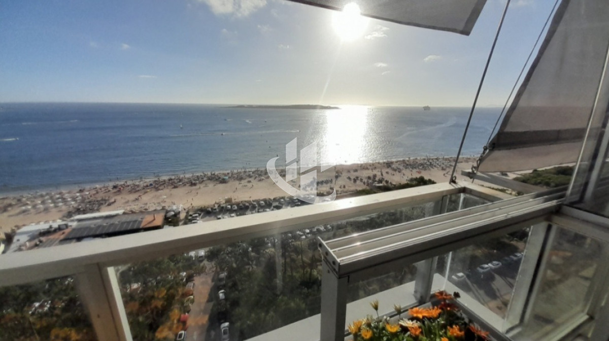 Apartamento ID.2227 - PUNTA DEL ESTE MANSA APTO 2 DORM Y DEP CON ESPECTACULAR VISTA AL MAR !