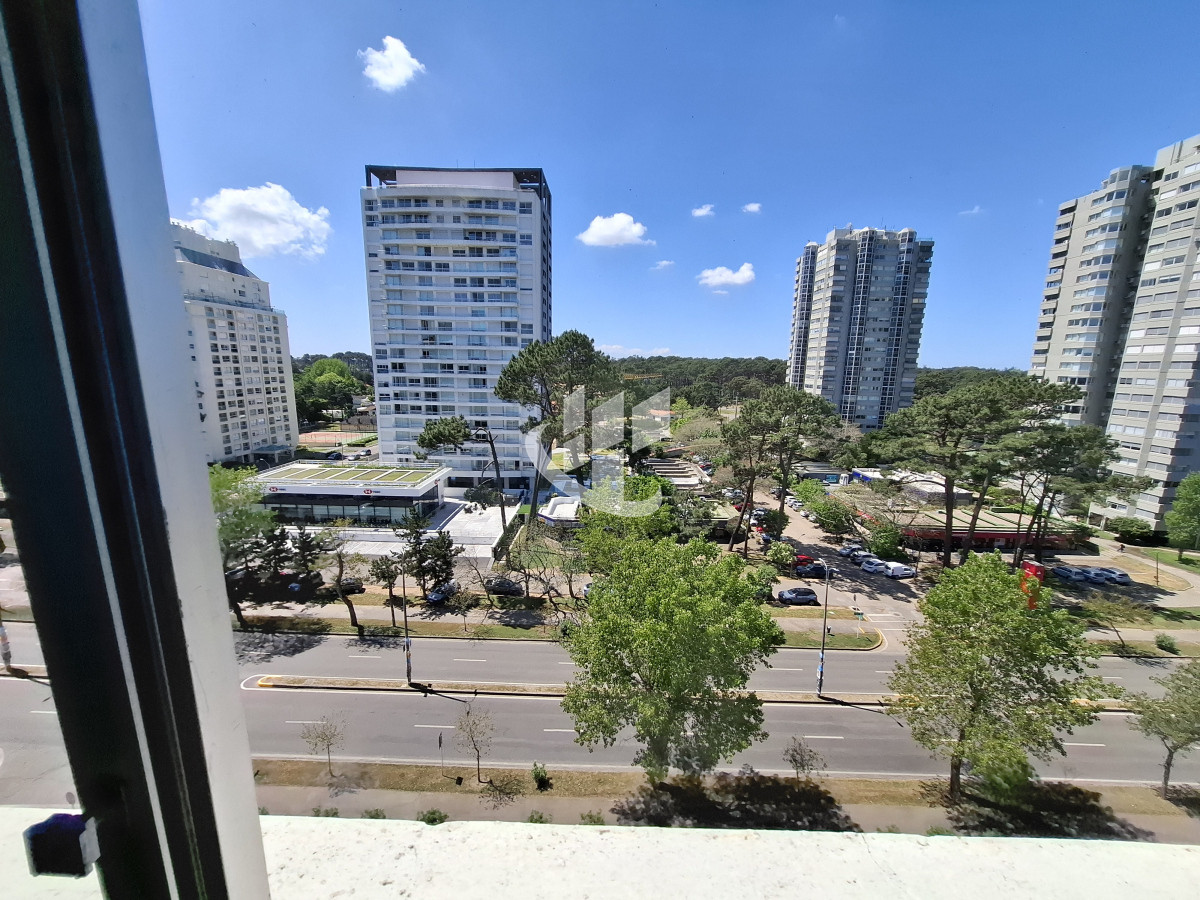 Apartamento ID.1543 - Dos dormitorios, Venta apartamento, Roosevelt, Punta del Este