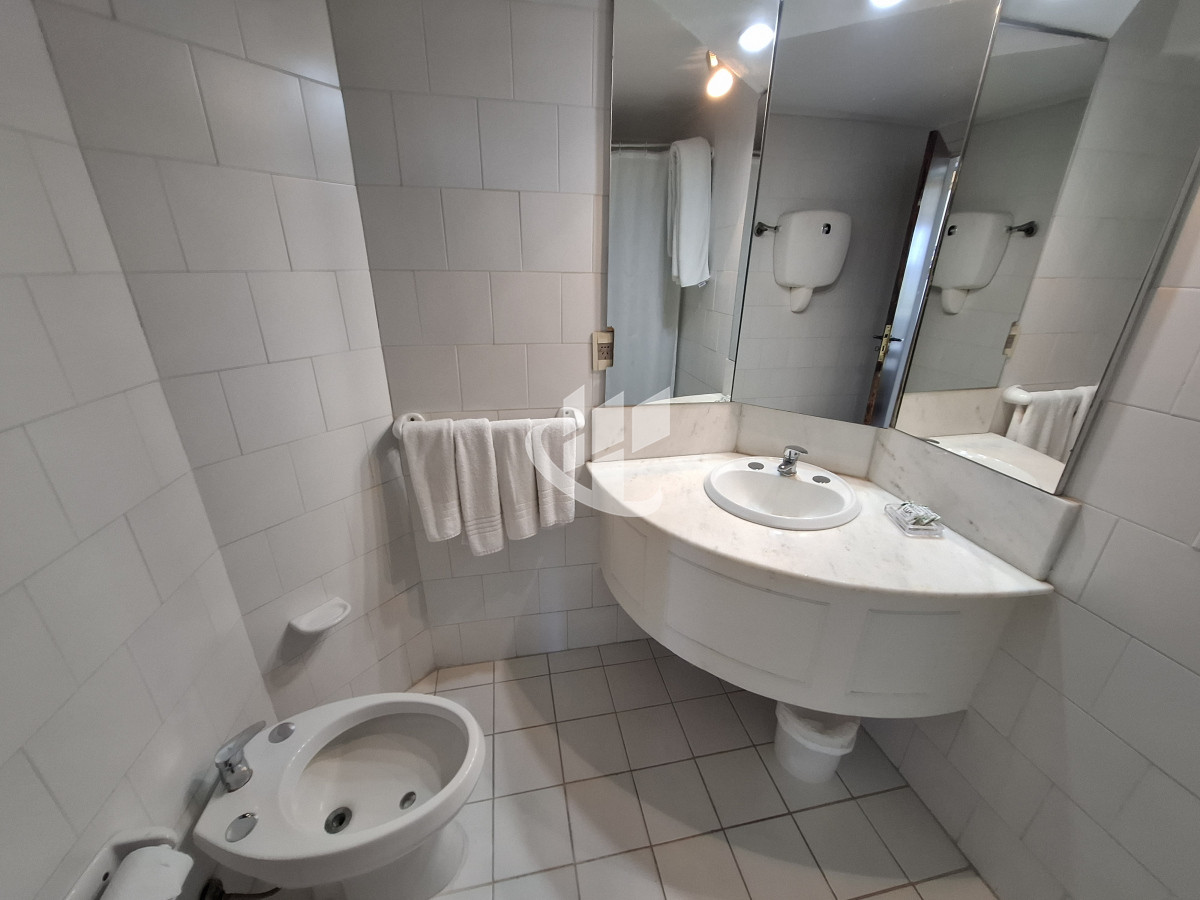 Apartamento ID.1542 - Venta apartamento 2 dormitorios, Roosevelt, Punta del Este