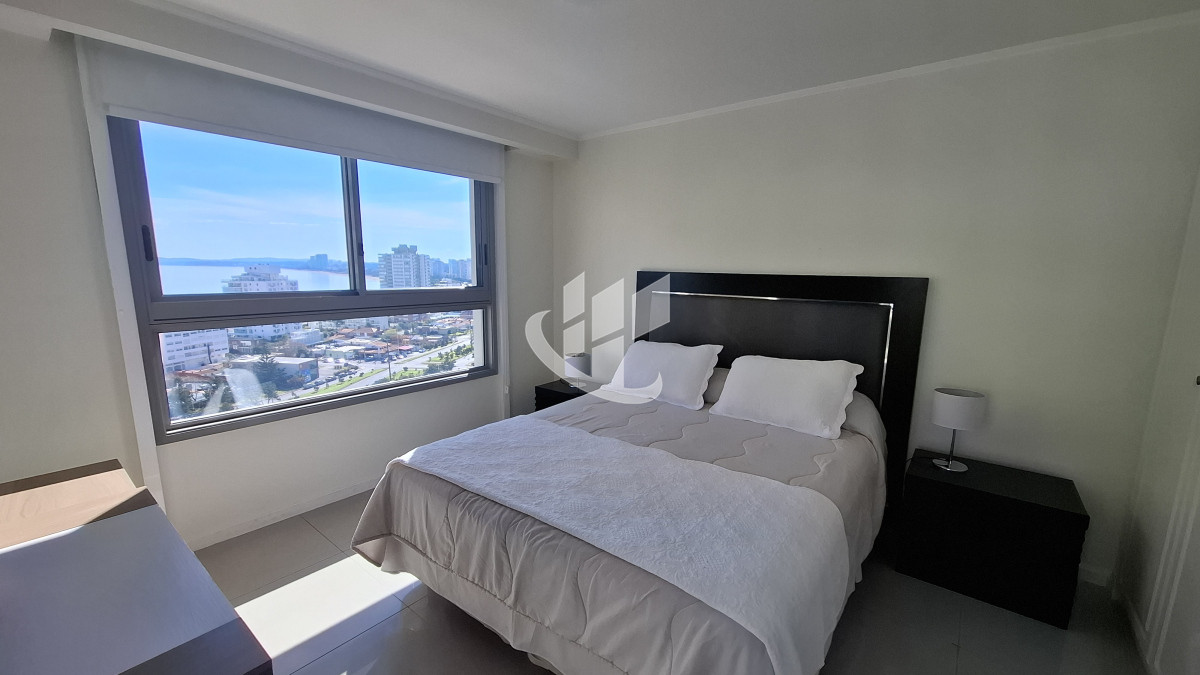 Apartamento ID.2040 - Venta departamento, primera linea 4 suites, Brava, Punta del Este