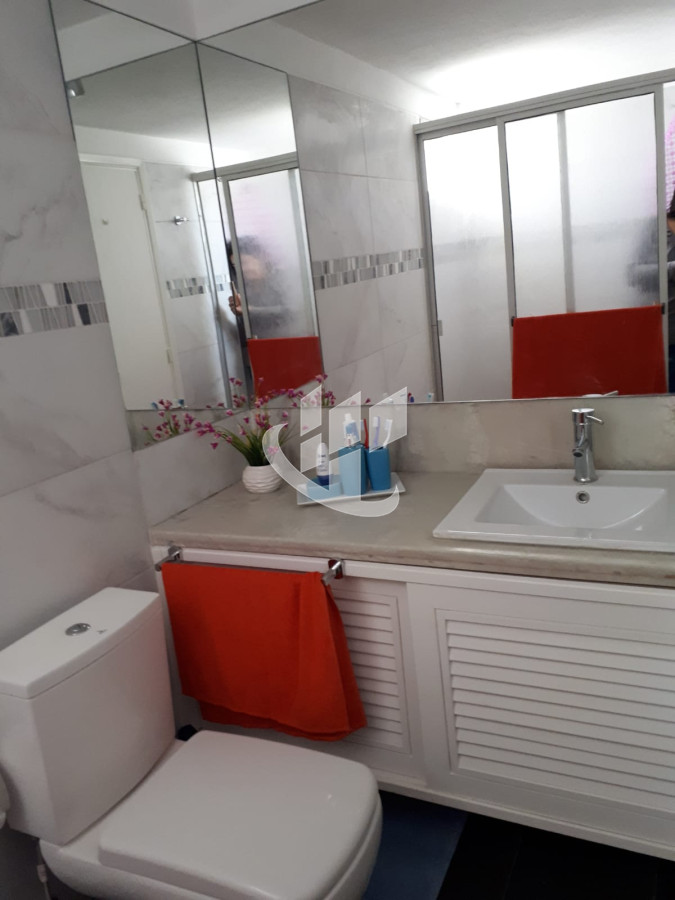 Apartamento ID.692 - Venta, apartamento, 2 dormitorios y dep, con vista, Lincoln Center, Playa Mansa, Punta del Este