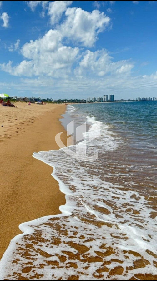 Apartamento ID.2238 - Venta apartamento, 1 dormitorio, 1era linea de mar, Playa Mansa, Punta del Este