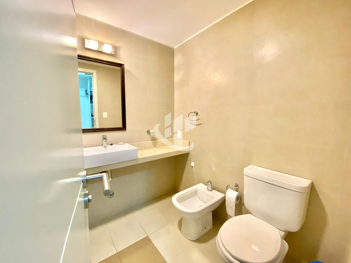 Apartamento ID.1224 - Venta departamento 2 dormitorios en Península, Punta del Este 