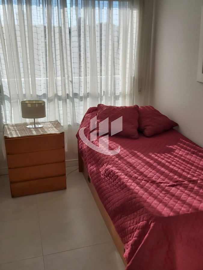 Apartamento ID.692 - Venta, apartamento, 2 dormitorios y dep, con vista, Lincoln Center, Playa Mansa, Punta del Este