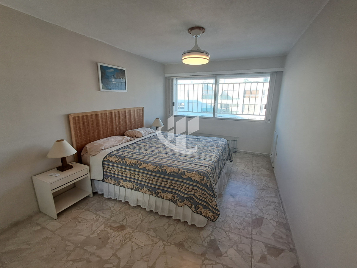 Apartamento ID.2227 - PUNTA DEL ESTE MANSA APTO 2 DORM Y DEP CON ESPECTACULAR VISTA AL MAR !