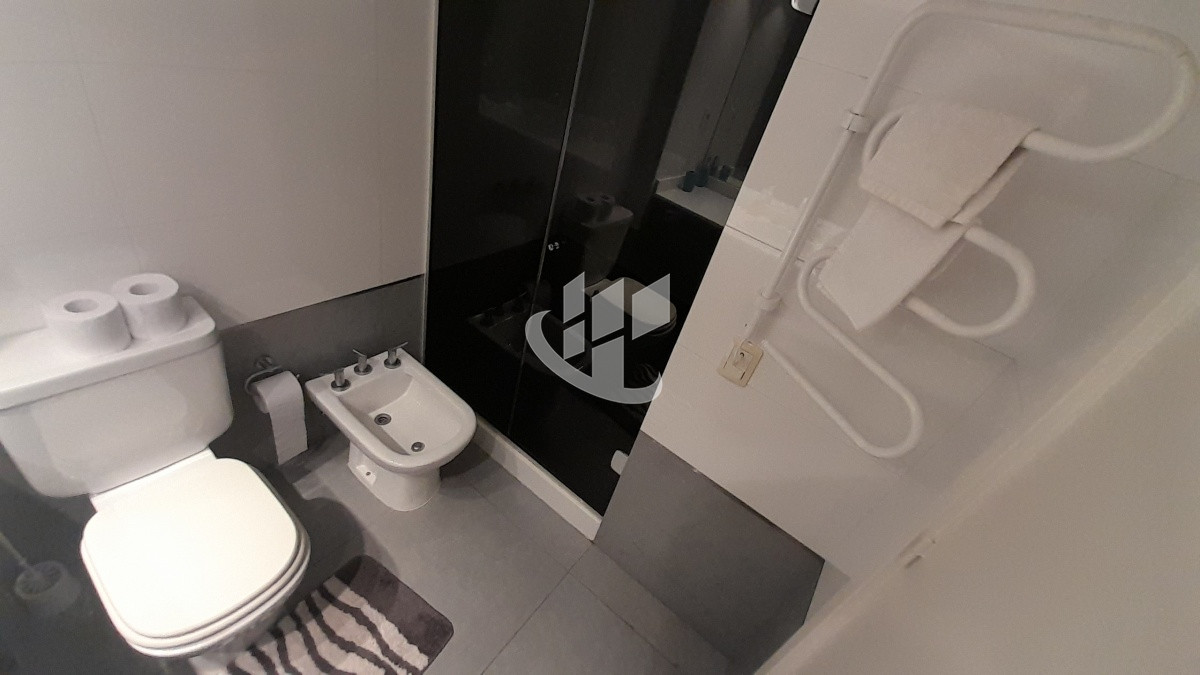 Apartamento ID.1719 - PUNTA DEL ESTE MANSA FRENTE AL MAR! APARTAMENTO DE 2 DORMITORIOS Y DEPENDENCIA EN VENTA! 