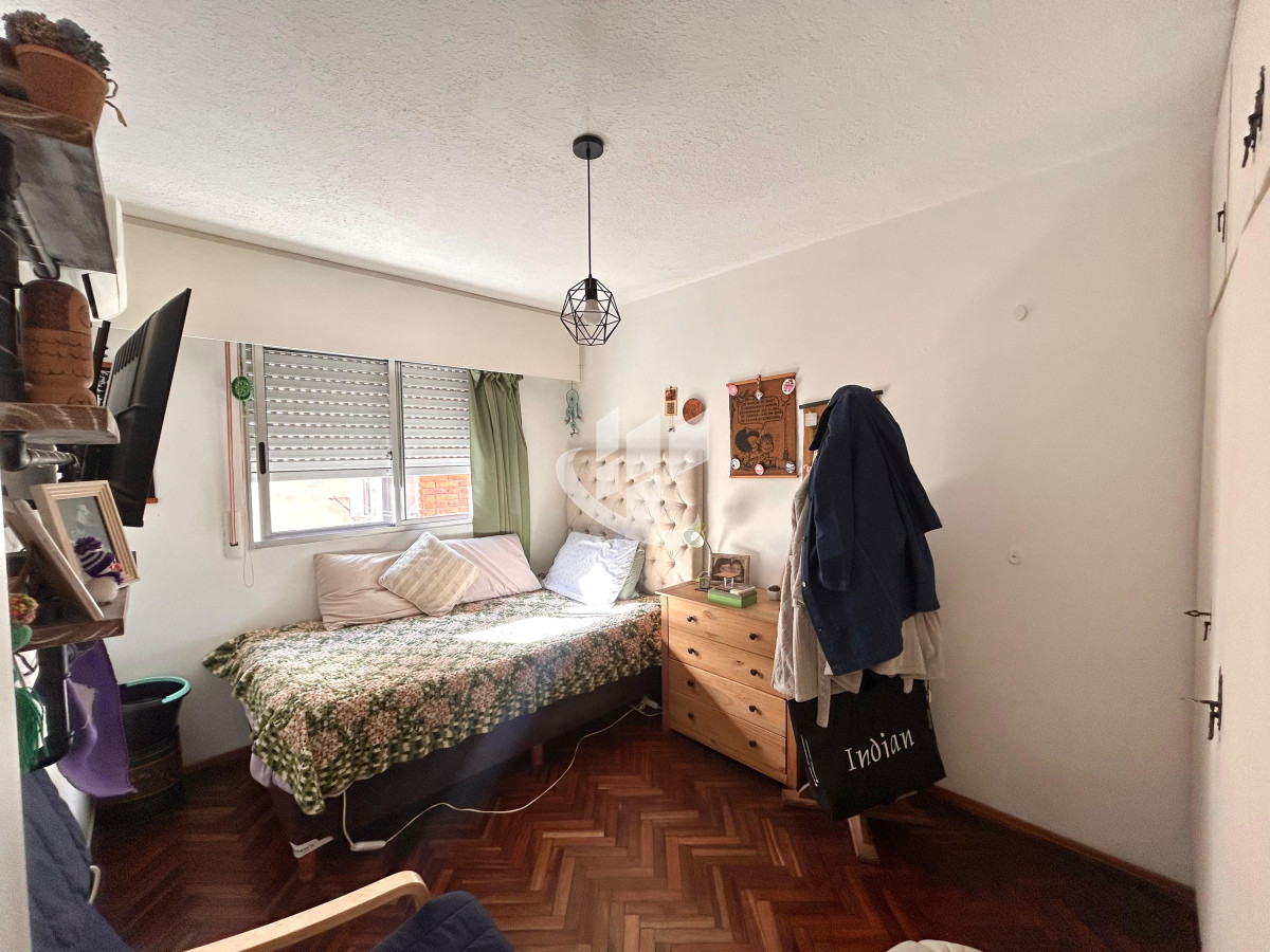 Apartamento ID.2010 - Venta Apartamento 2 Dormitorios, Tres Cruces, Cordón