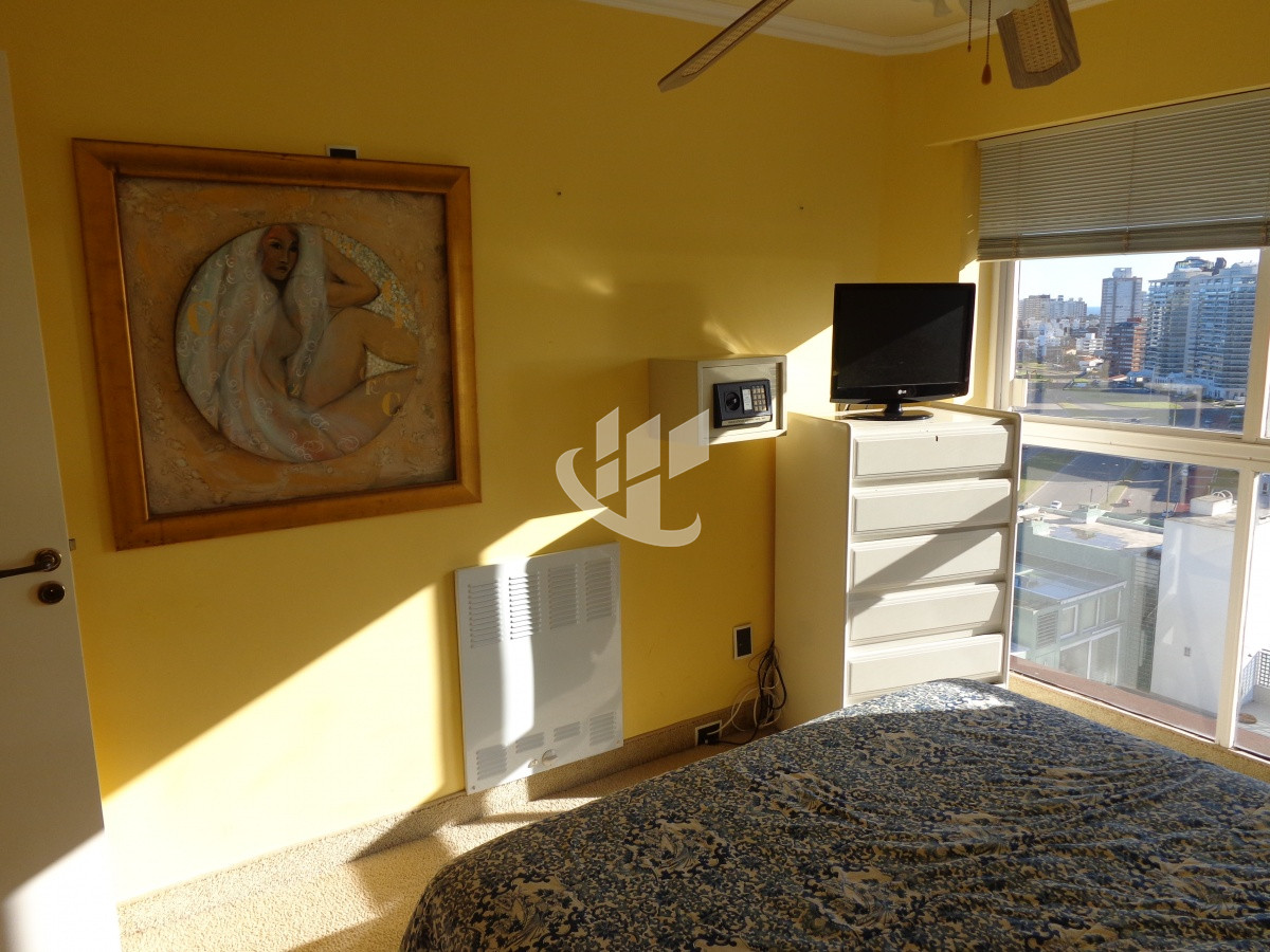 Apartamento ID.1404 - PUNTA DEL ESTE APARTAMENTO 2 DORMITORIOS EDIFICIO CON SERVICIOS