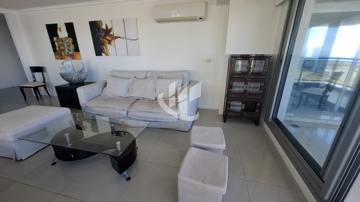 Apartamento ID.2040 - Venta departamento, primera linea 4 suites, Brava, Punta del Este