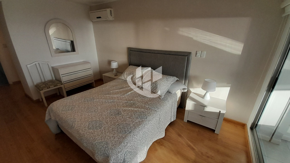 Apartamento ID.1719 - PUNTA DEL ESTE MANSA FRENTE AL MAR! APARTAMENTO DE 2 DORMITORIOS Y DEPENDENCIA EN VENTA! 