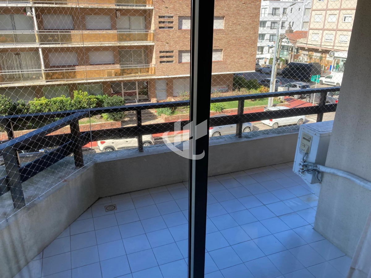 Apartamento ID.2003 - PUNTA DEL ESTE PENINSULA 2 DORMITORIOS GARAGE 