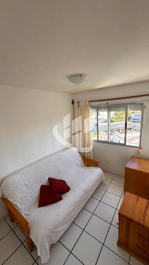 Apartamento ID.1724 - Alquiler  Anual.