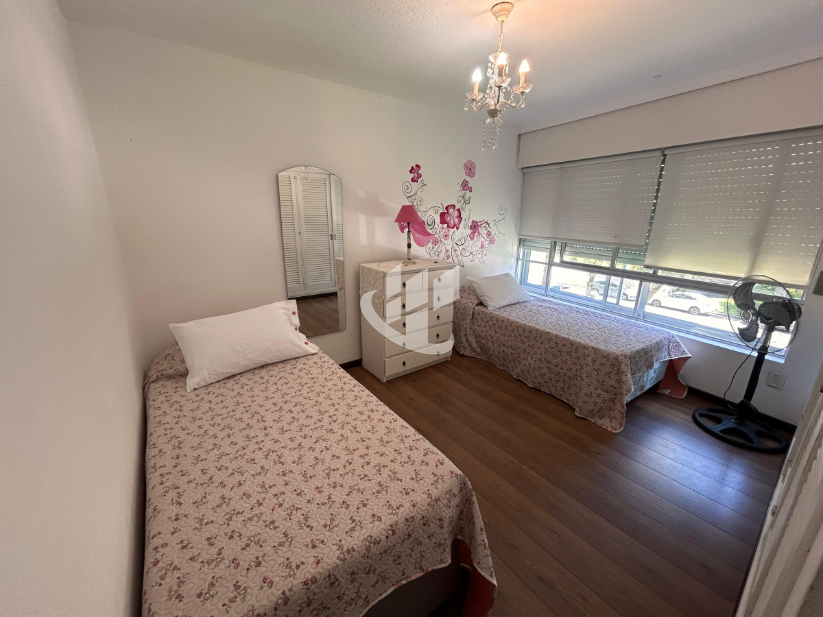 Apartamento ID.1622 - Alquiler Temporada, Punta del Este, Zona Shopping, 3 dormitorios