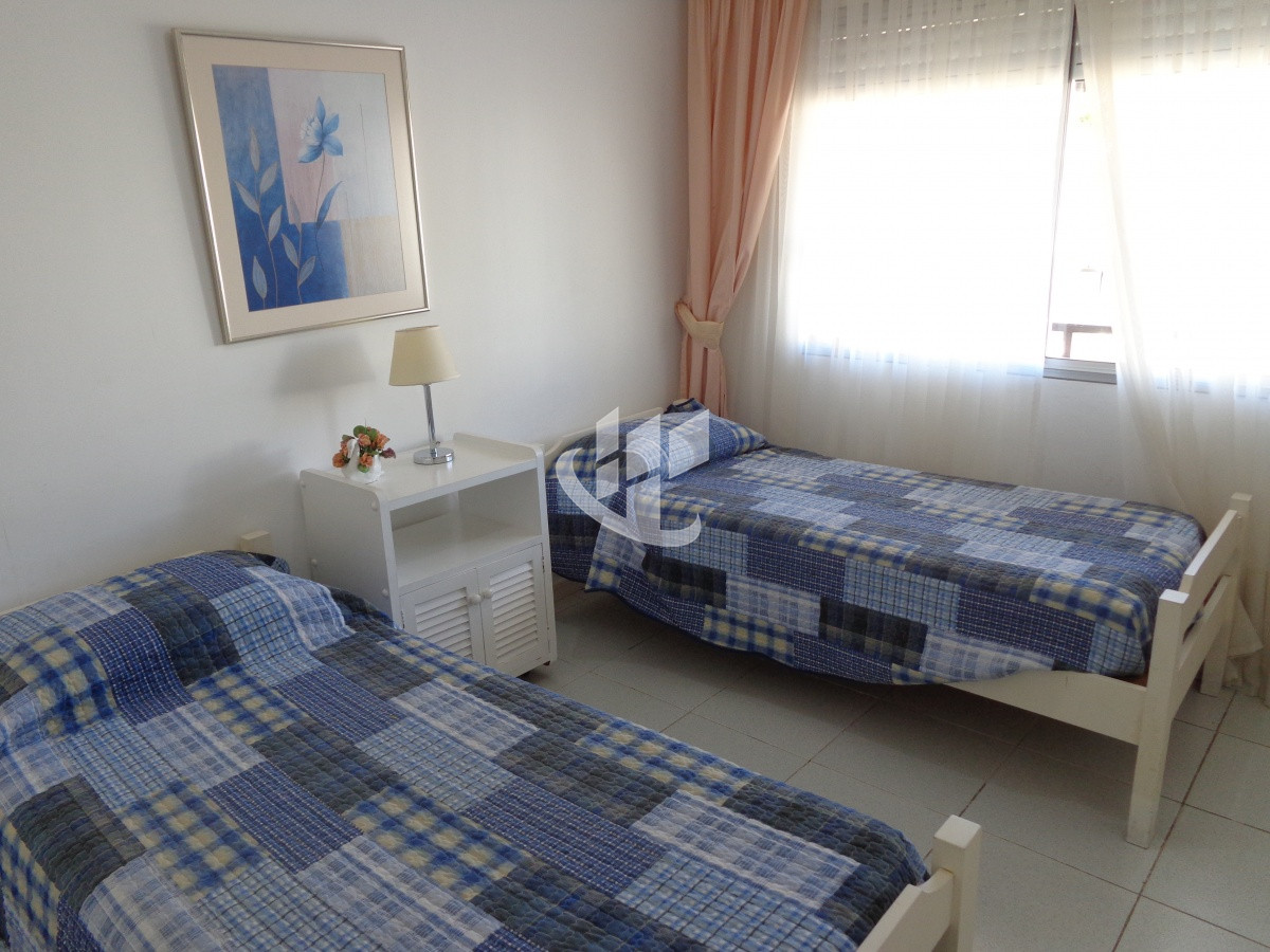 Apartamento ID.1357 - PUNTA DEL ESTE PENINSULA APARTAMENTO  2 DORMITORIOS 2 BAÑOS GARAGE VENTA 