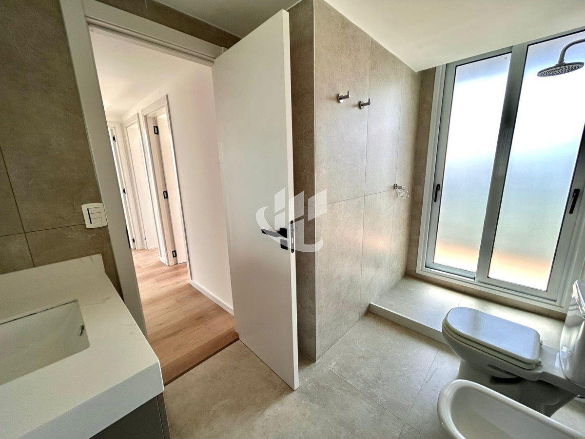 Apartamento ID.2240 - Venta Apartamento 3 Dormitorios con Garaje Doble en Parque Miramar - Orientación Norte